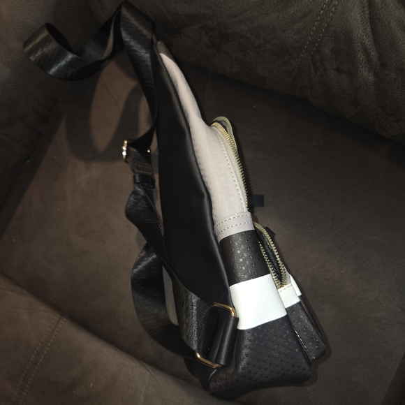 Macy's Gray and Black Crossbody Bag - Picture 7 of 8